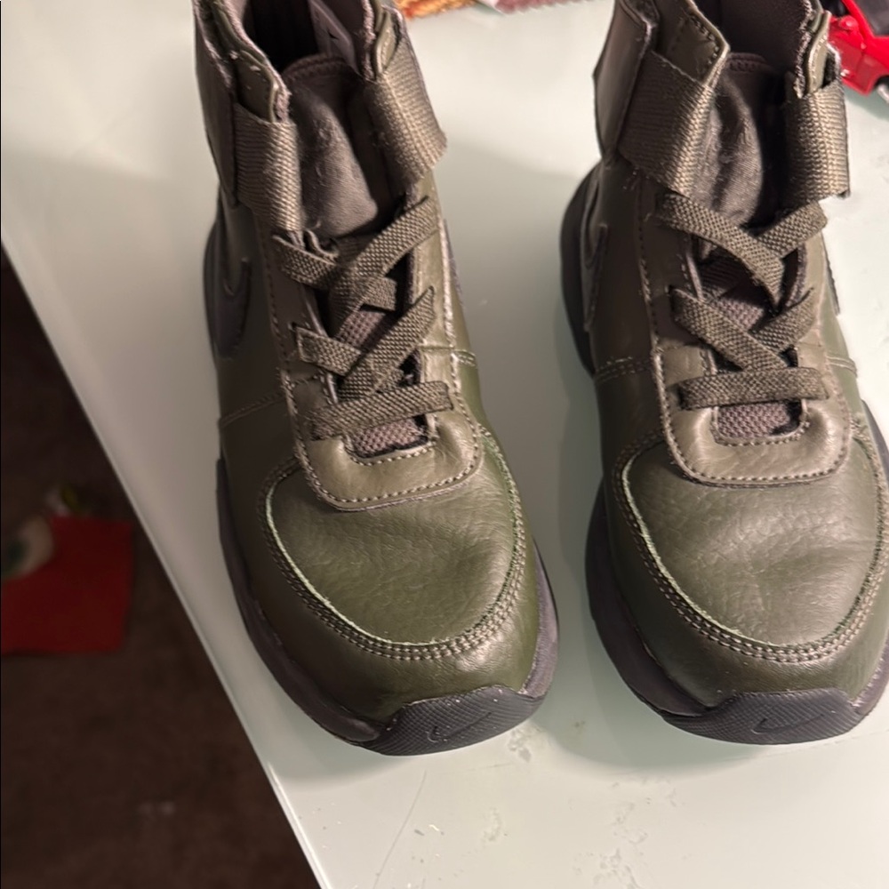 Nike Green High-Top Boots with Chunky Sole